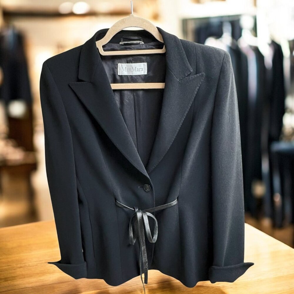 MaxMara Black Vegan Silk Blend Single Breast Peak Lapel‎ Blazer